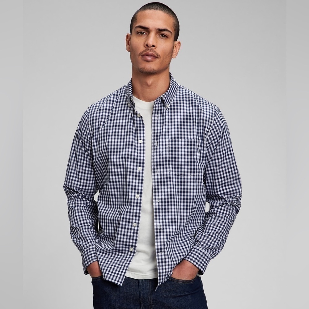 GAP Men’s Poplin Button Down Shirt in Untucked Fit. NWT! Blue Gingham. New.